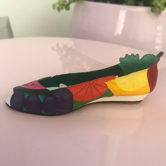 Raine Just The Right Shoe Collectible - Picture 1 of 3